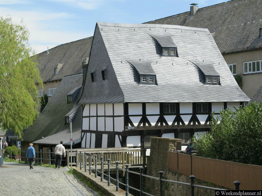 Door de stad loopt een riviertje, de Gose. Hier in Goslar heet het riviertje overigens de Abzucht. Tip: Andere leuke plaatsen in de Harz.